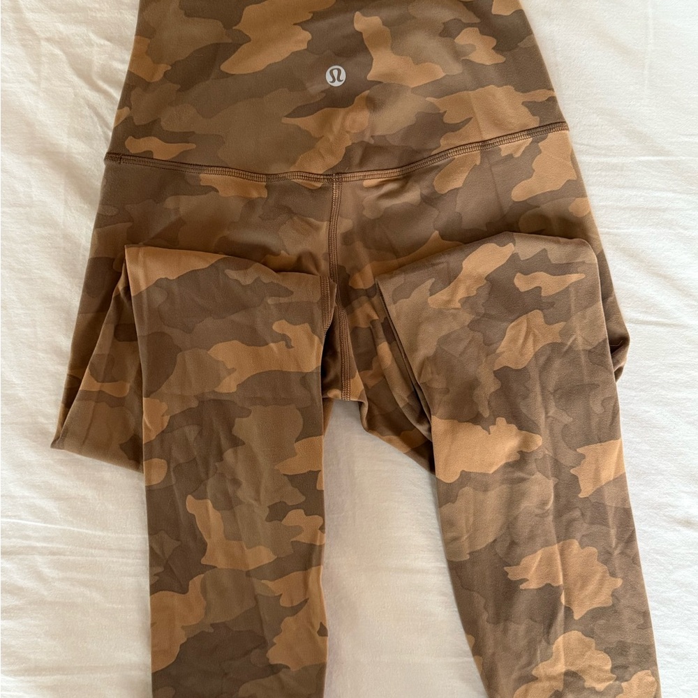 Lululemon Align High-Rise Pant 25"
Heritage 365 Camo Beige Multi
